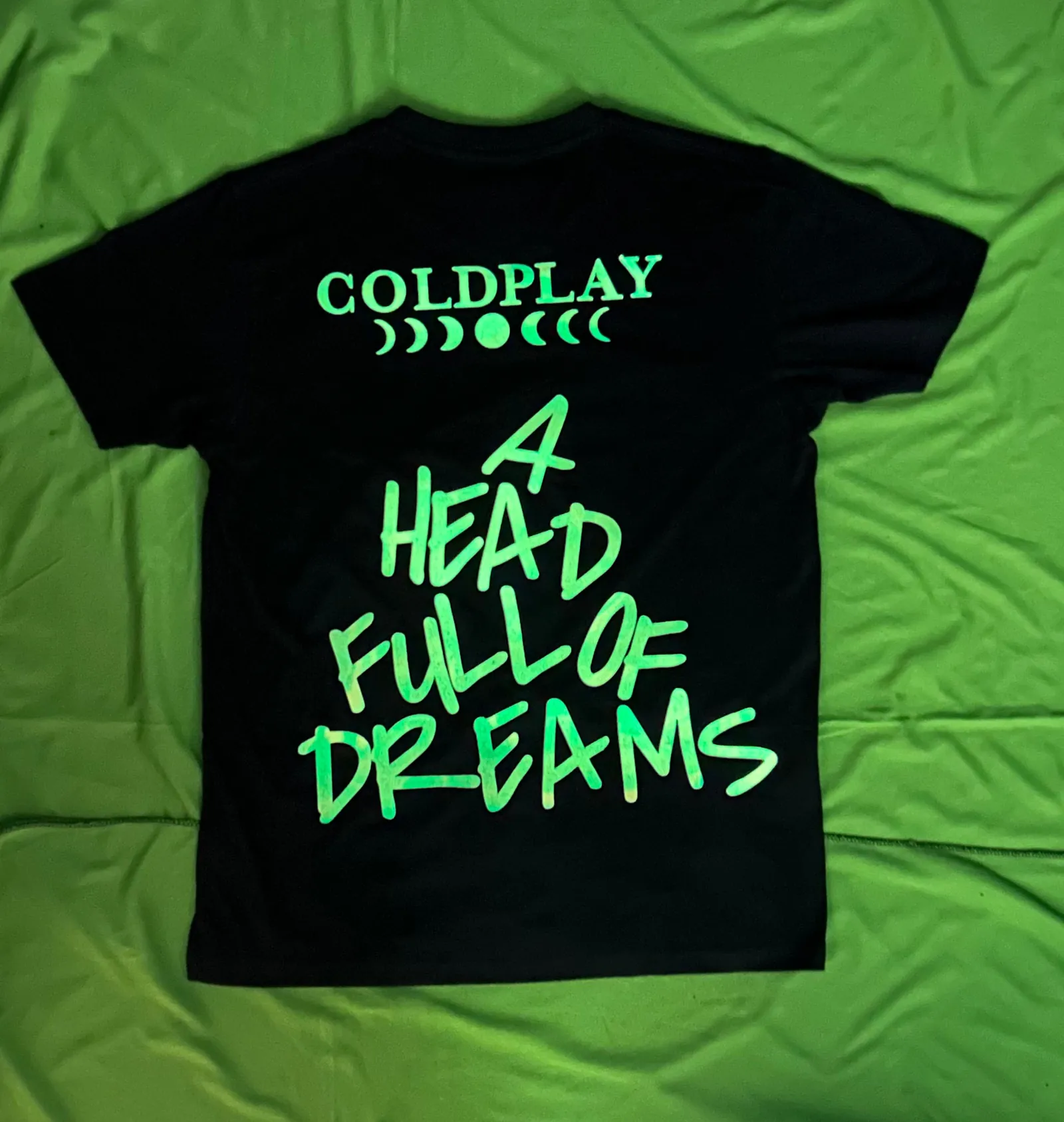 ['Coldplay A head full of dreams Premium French Terry Cotton Glow in dark T-Shirt by YORD (T-Shirts) - photo 1 of 3', 'Coldplay A head full of dreams Premium French Terry Cotton Glow in dark T-Shirt by YORD (T-Shirts) - photo 2 of 3', 'Coldplay A head full of dreams Premium French Terry Cotton Glow in dark T-Shirt by YORD (T-Shirts) - photo 3 of 3']