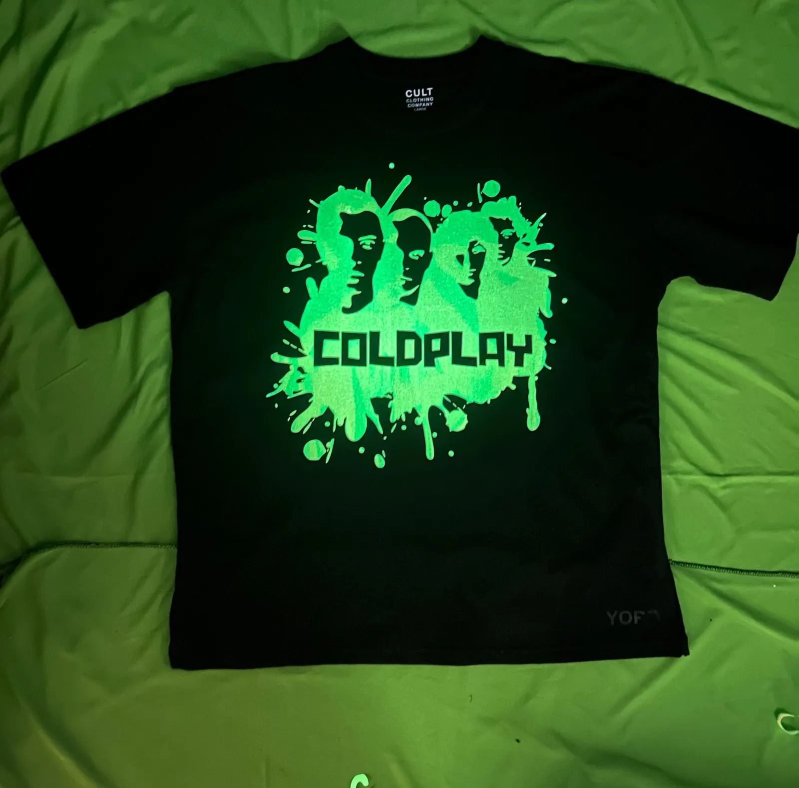 ['Coldplay Faces Splash Premium French Terry Cotton Glow in dark T-Shirt by YORD (T-Shirts) - photo 1 of 3', 'Coldplay Faces Splash Premium French Terry Cotton Glow in dark T-Shirt by YORD (T-Shirts) - photo 2 of 3', 'Coldplay Faces Splash Premium French Terry Cotton Glow in dark T-Shirt by YORD (T-Shirts) - photo 3 of 3']